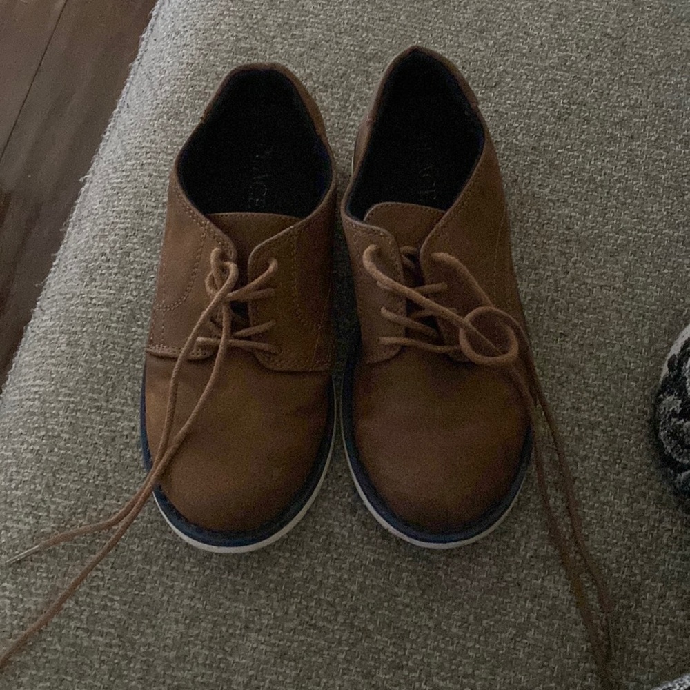 Kids dress shoes